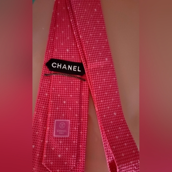 Chanel Pink Baby CC Tie - Picture 2 of 7